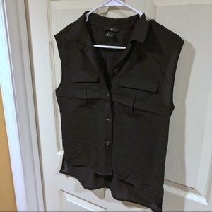 H&M NWOT Sleeveless Black Button Up Blouse